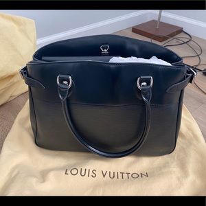 Leather Louis Vuitton Handbag bundle w wallet